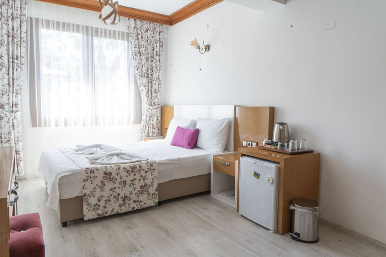 Bedroom 4, Mandalin Akyaka Hotel, Ula