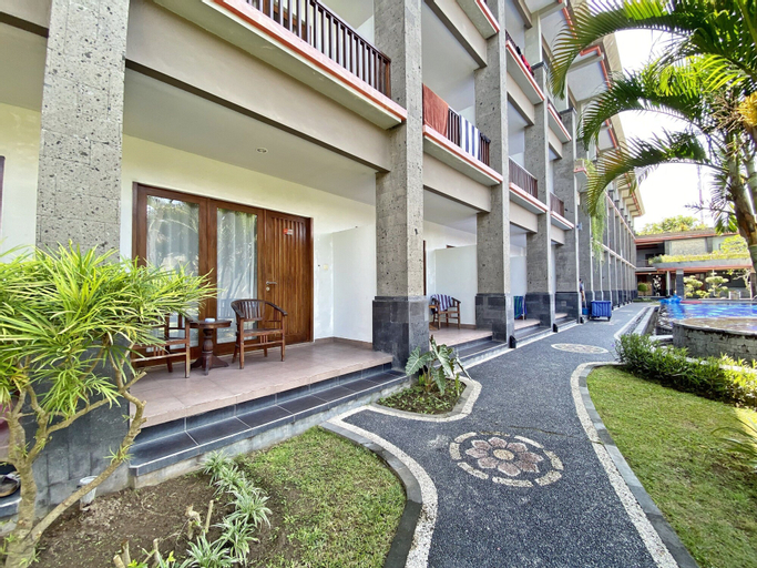 Exterior 1