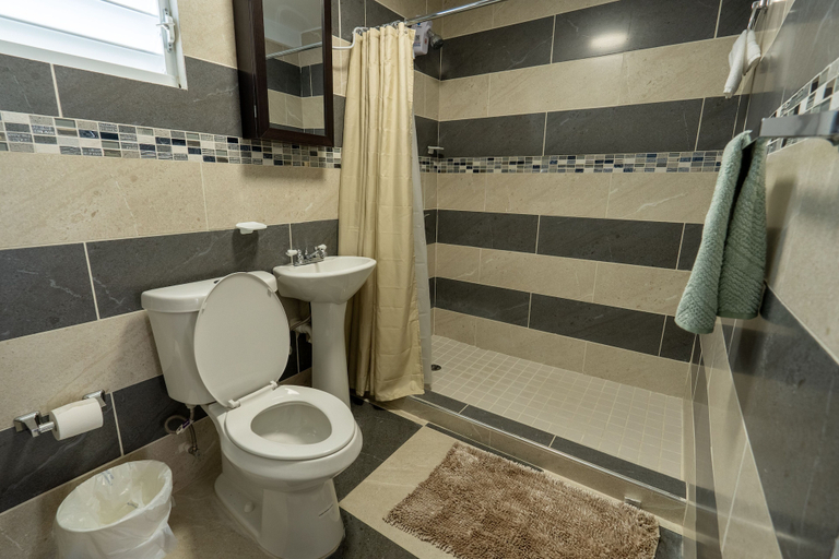 Bathroom 3, El Flamingo Beach Club