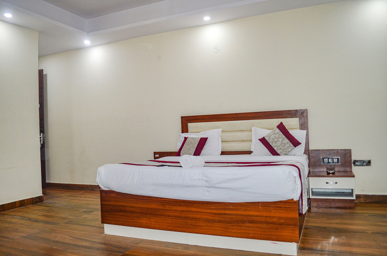 Bedroom 3, FabHotel The Golf Inn - Nr Botanical Garden Metro, Gautam Buddha Nagar