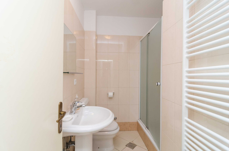 Bathroom 2, House Apartments Ariva, Dubrovnik