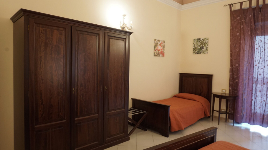 Bedroom 2, Savoia Residence, Catania
