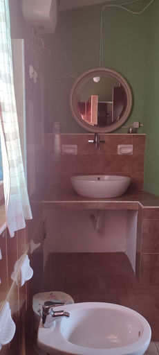 Bathroom 3, Il nuraghe, Medio Campidano