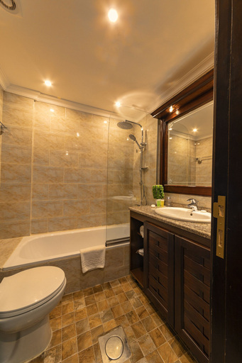Bathroom 5, Town Season Hotel, Wadi Musa