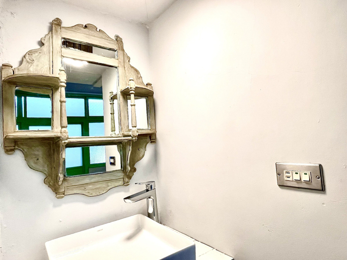 Bathroom 5, No.79 in Tainan, Tainan