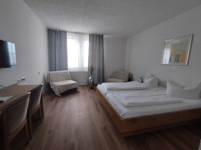 Bedroom 3, Hotel Sonnenkeller, Neu-Ulm