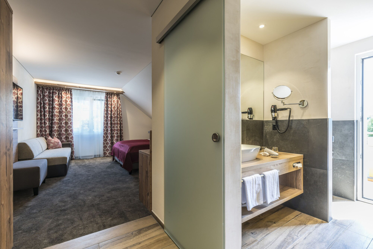 Bathroom 3, Hotel Restaurant Gibswilerstube, Hinwil