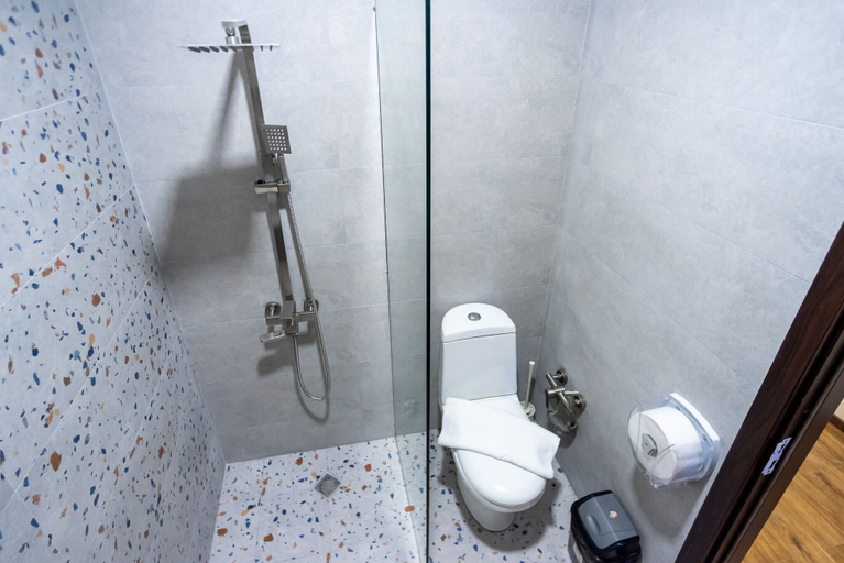 Bathroom 4, Hotel Tiflis, Tbilisi