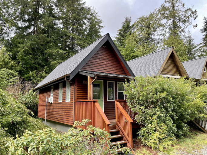 Exterior & Views 2, Love Shack, Alberni-Clayoquot