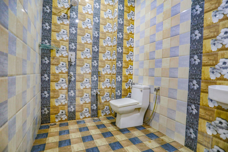 Bathroom 4, Fabhotel Kriti Green, Varanasi