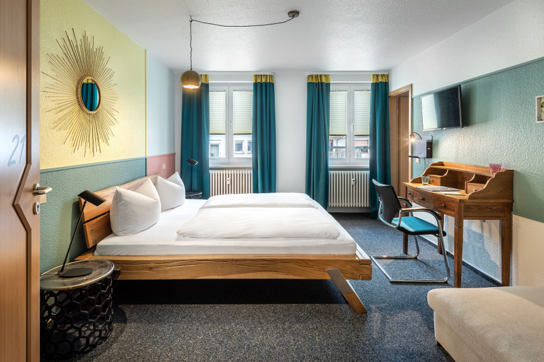 Bedroom 3, Vier Jahreszeiten, Würzburg