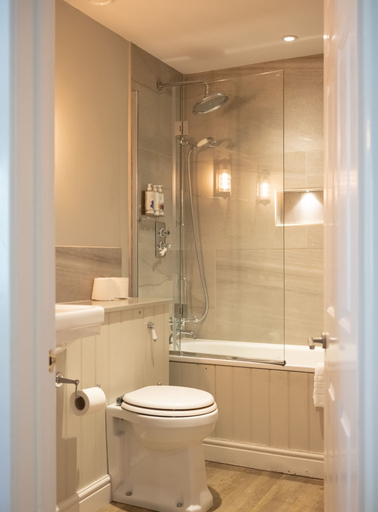 Bathroom 3, The New Inn, Gloucestershire