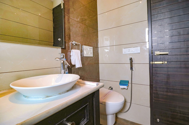 Bathroom 4, Fabhotel K9 Villa, Ludhiana