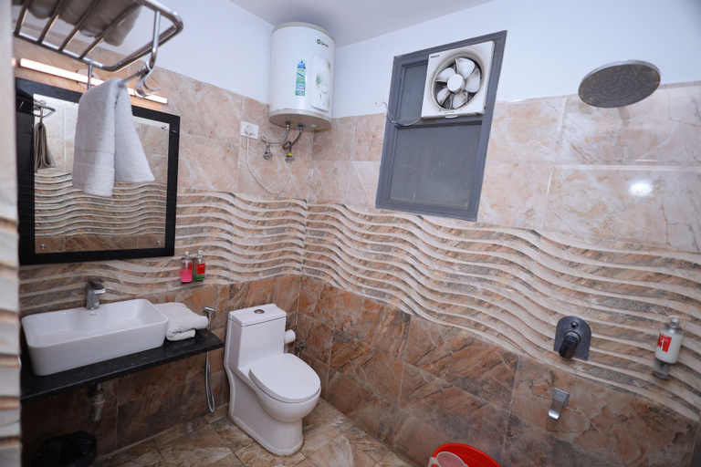 Bathroom 4, Wedlock Hotels, Gurgaon