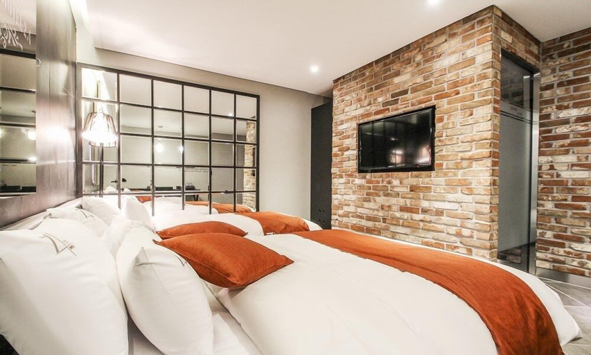 Bedroom 24