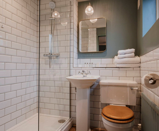 Bathroom 3, The Fisherman's Haunt, Dorset