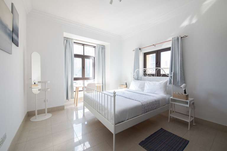 Room 3, 8076 Tajer, Dubai