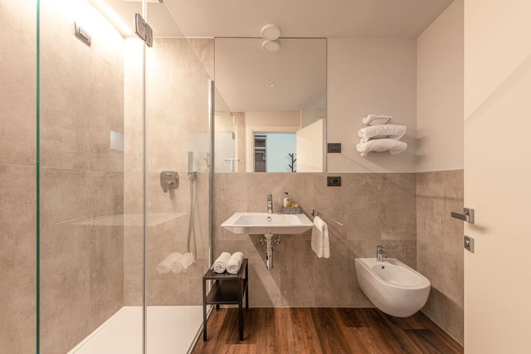 Bathroom 4, ARCOLIVE Agrisuite, Trento