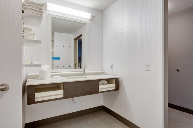 Bathroom 4, Hampton Inn St. Louis Wentzville, Saint Charles