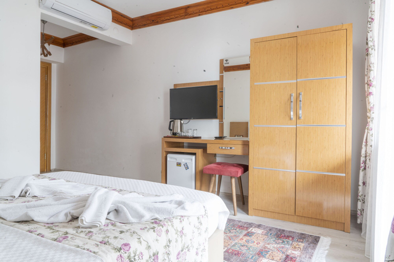 Bedroom 3, Mandalin Akyaka Hotel, Ula
