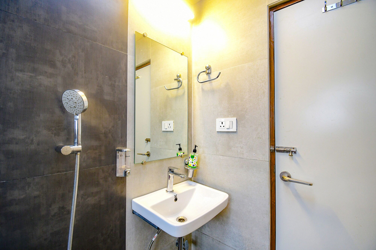 Bathroom, Fabhotel Stay Inn International, Kolkata