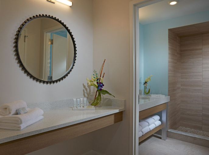 Bathroom 5, The Pointe Hotel, Martin