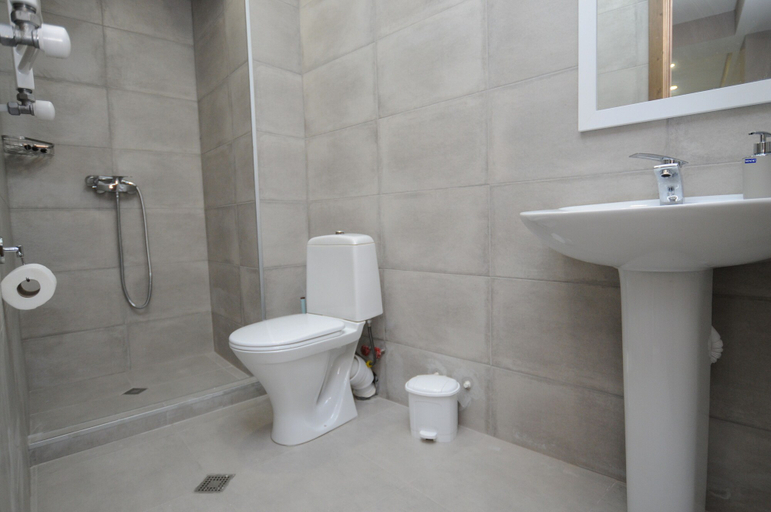 Bathroom 3, HOTELDS, Tbilisi