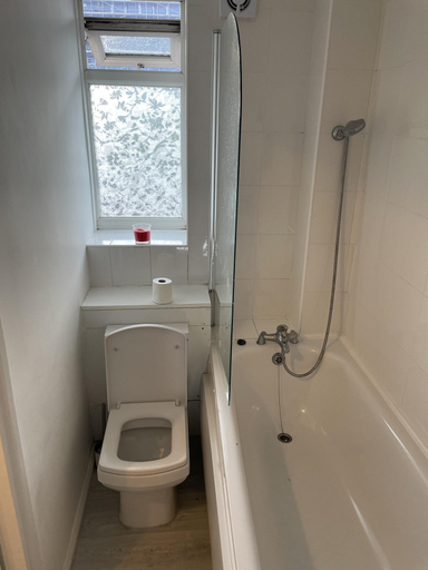Bathroom 4, Remarkable 1-bed Apartment in London Near Vauxhall, London