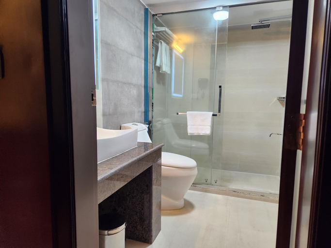 Bathroom 5, Paragon Hotel and Resort, Moulvibazar