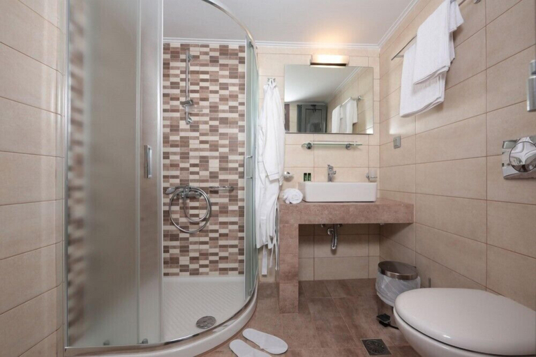 Bathroom, Meni Apartments Hotel, Attica