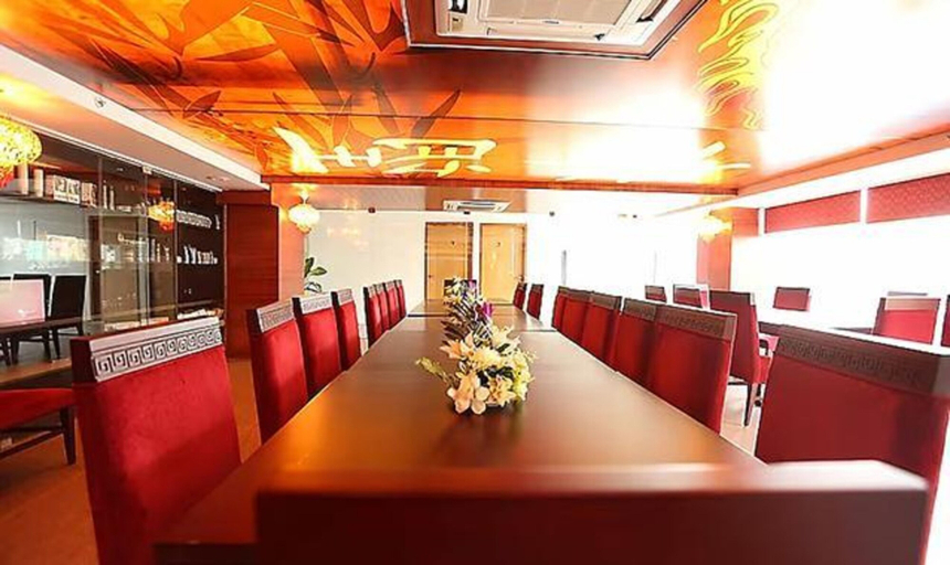 Food & Drinks 3, Fabhotel Prime Le Palace, Thiruvallur