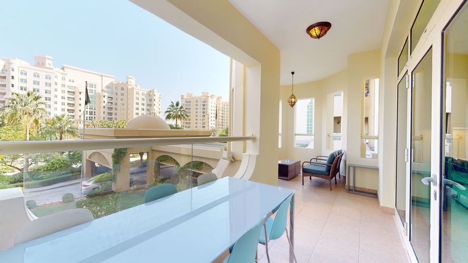 Balcony 2, 212 Shoreline 18, Dubai