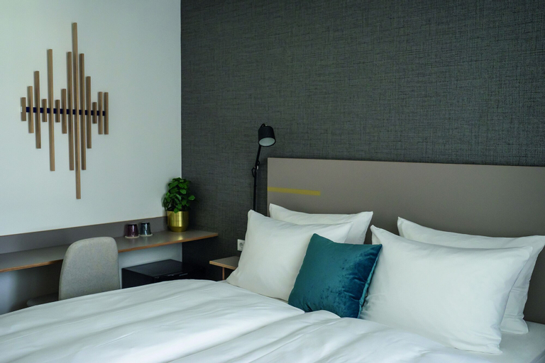 Bedroom 2, Vienna House by Wyndham MQ Kronberg, Hochtaunuskreis