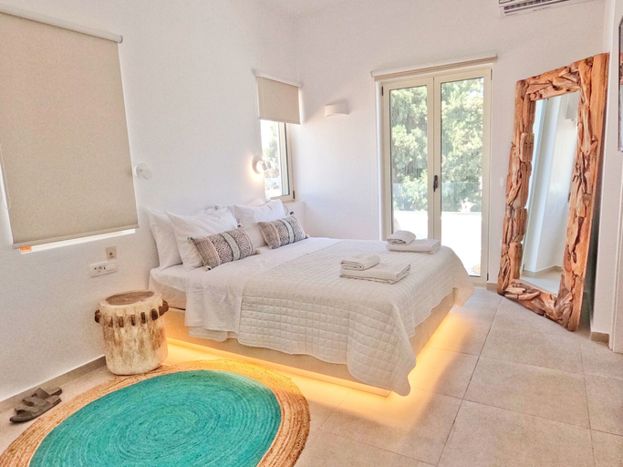 Bedroom 3, THEALOS SANTORINI close to square, South Aegean
