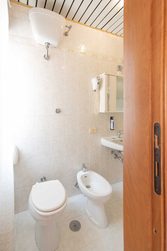 Bathroom 4, Hotel Siviglia, Frosinone