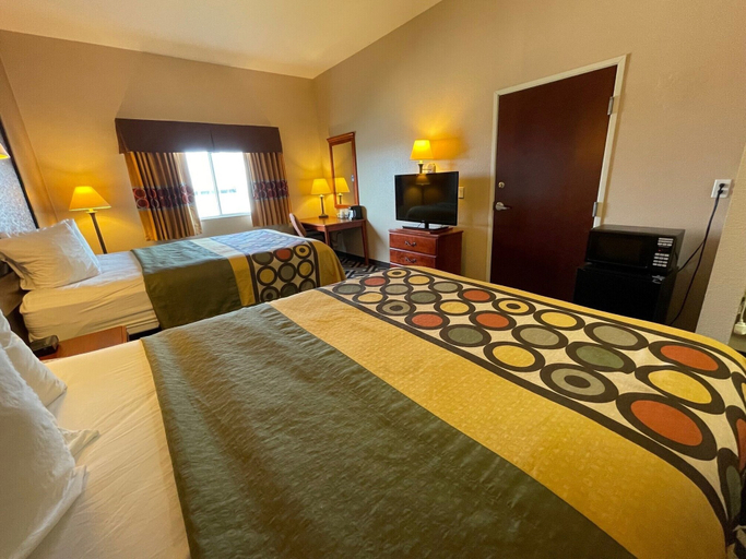 Bedroom 3, Super 8 by Wyndham Rolla, Phelps