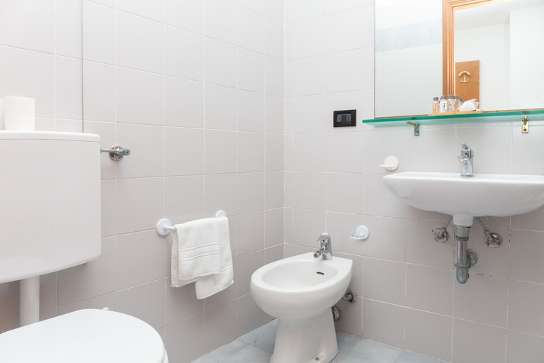 Bathroom 3, Albergo Sacro Monte Varese, Varese