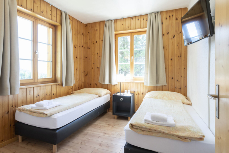 Bedroom 4, Hostel by Randolins, Maloja