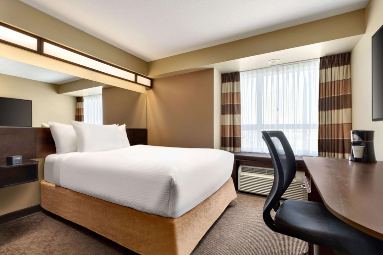 Bedroom 3, Microtel Inn & Suites by Wyndham Weyburn, Division No. 2