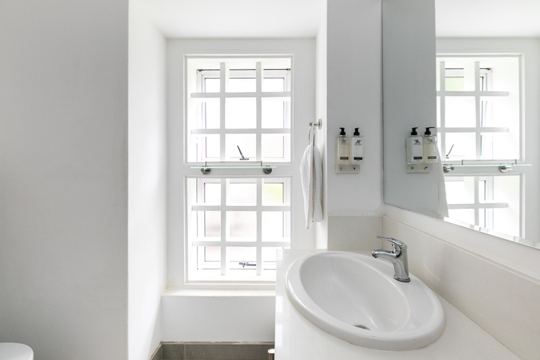 Bathroom 5, Emmarentia Guest house, City of Johannesburg
