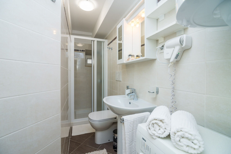 Bathroom 3, Apartment Maru, Dubrovnik
