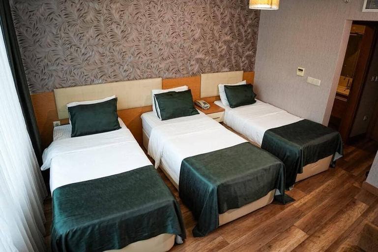 Bedroom 5, Park Square Hotel, Merkez