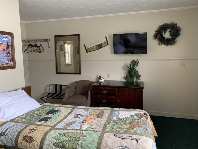 Bedroom 2, Carroll Motel & Cottages, Coos