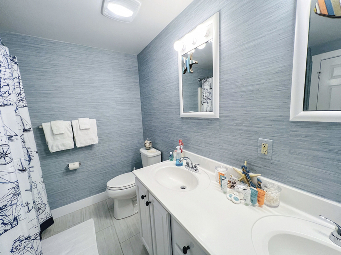Bathroom 3, Nantucket Guest House, Nantucket