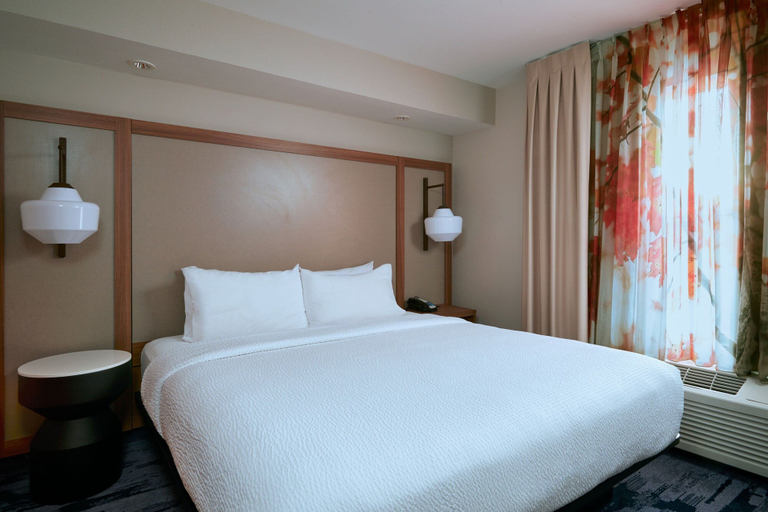 Bedroom 3, Fairfield Inn and Suites by Marriott San Bernardino, San Bernardino