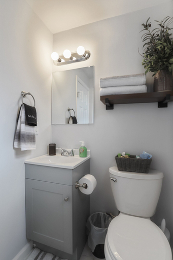 Bathroom 3, The Knolls, Berkeley