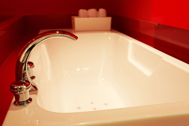 Bathroom 10