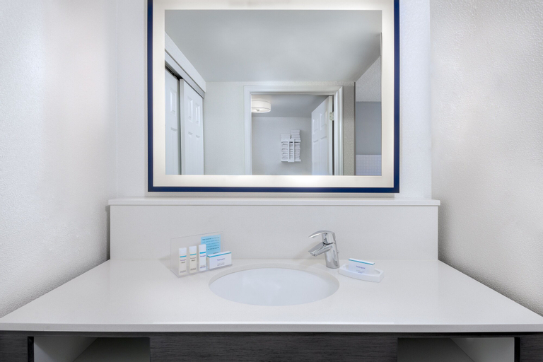 Bathroom 11
