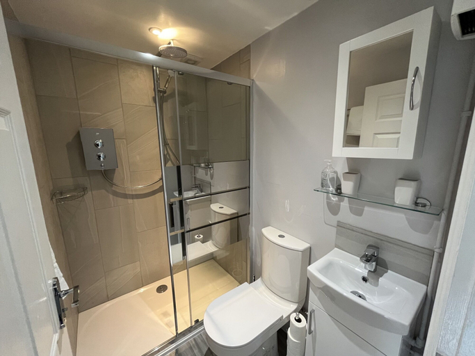 Bathroom 4, Cherry Tree Cottage, Oxfordshire