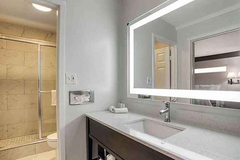 Bathroom 4, Baymont by Wyndham Montgomery AL, Montgomery
